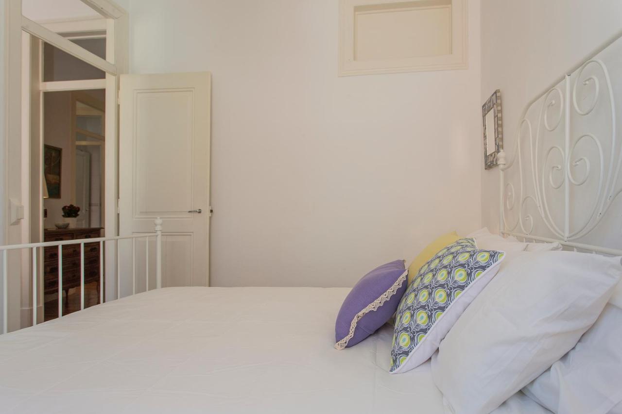 Spacious Alfama Duplex, By Timecooler Lisbon Luaran gambar